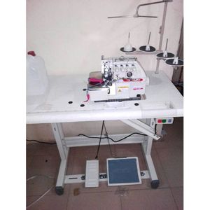 4 THREAD OVERLOCKING MACHINE